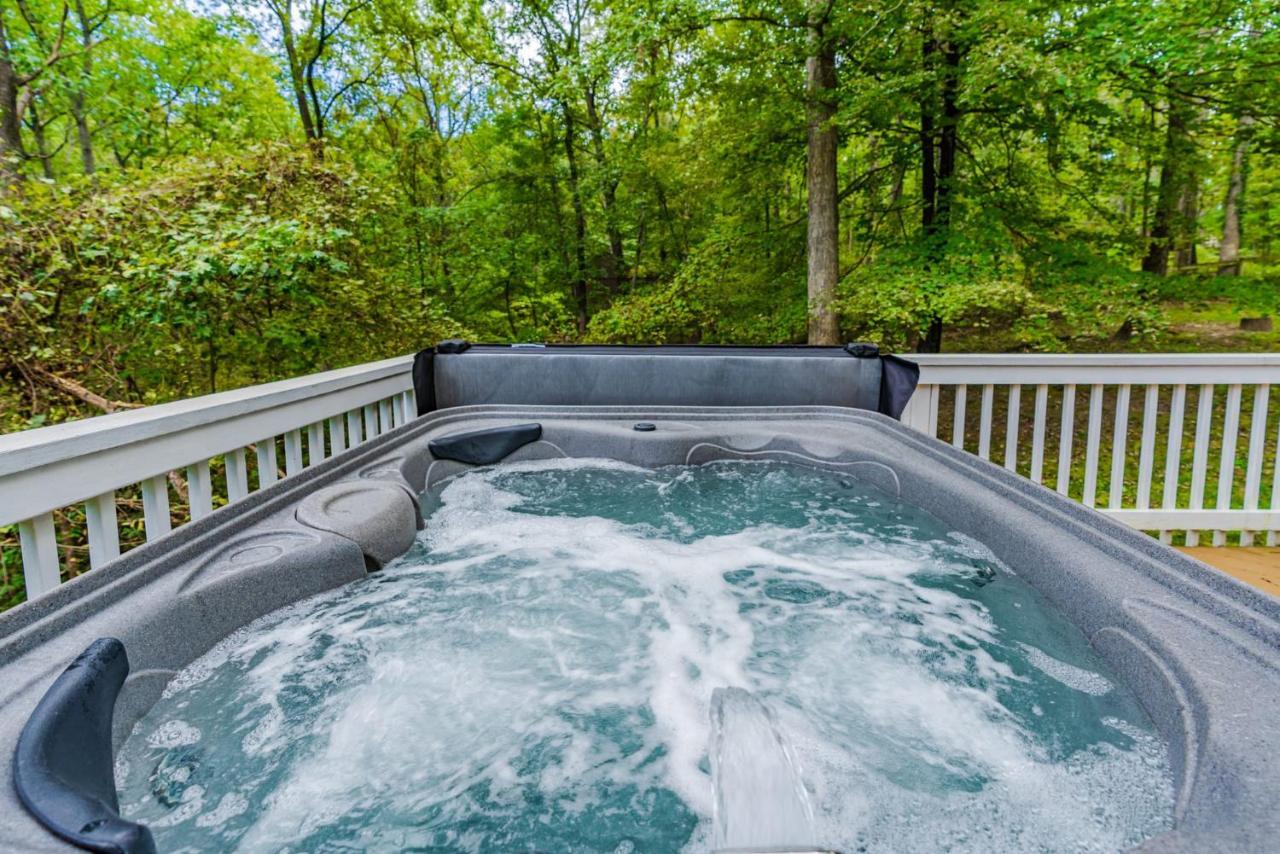 Hot Tub, Fire Pit, Deck, Grill, Wifi, Dog-Friendly Villa Inwood Exterior photo